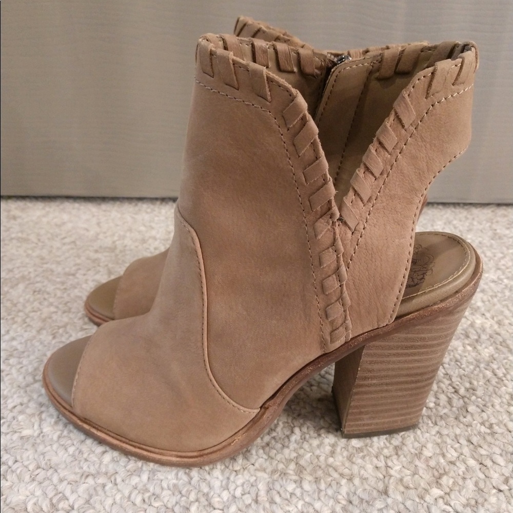 Vince Camuto peep toe sandal